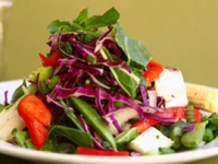 Салат с брынзой и кукурузой