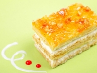 Творожное пирожное с джемом