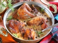 Кролик в винном соусе