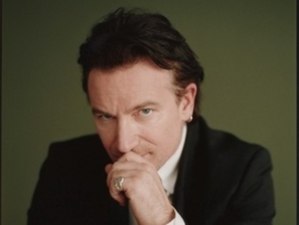 Новый альбом U2 возглавил британский хит-парад