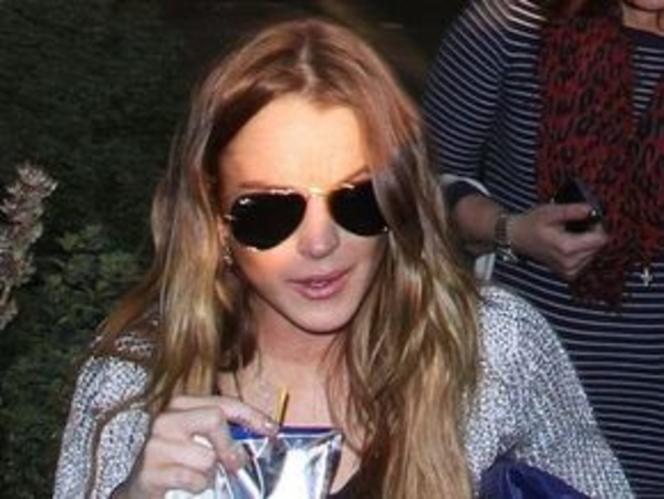 Ордер на арест Линдсей Лохан отменили