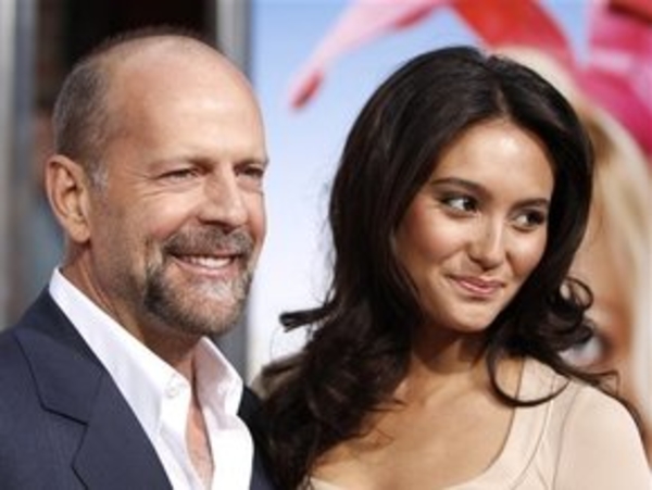 Мы потеряли Брюса. Он женился!