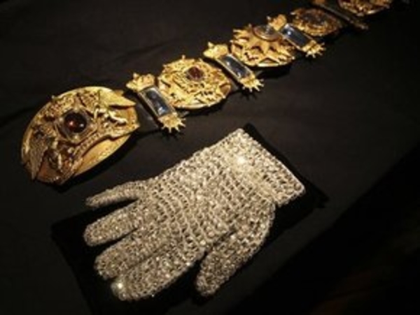 Джексон против аукциона своих вещей