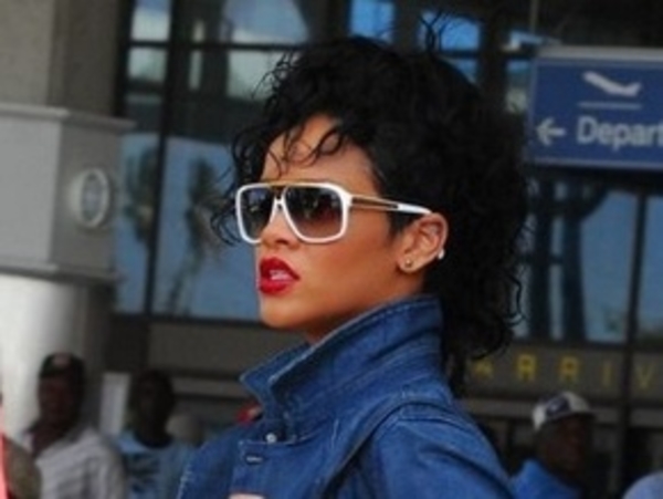 Рианна прибыла на Барбадос