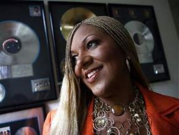 Экс-агент Джексона требует с него $ 44 млн