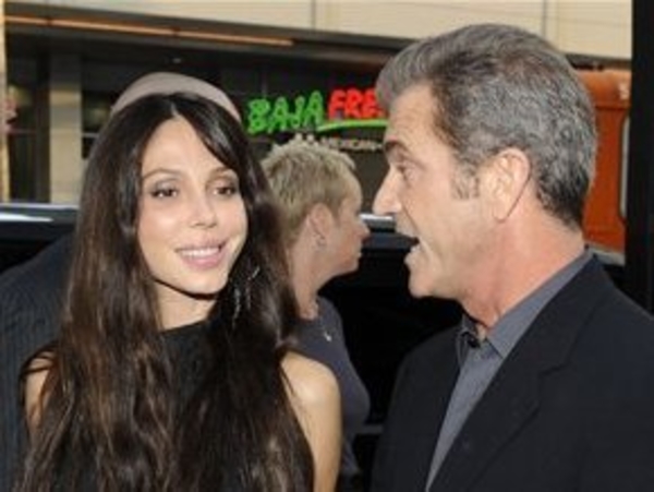 Подруга Мела Гибсона выпускает альбом