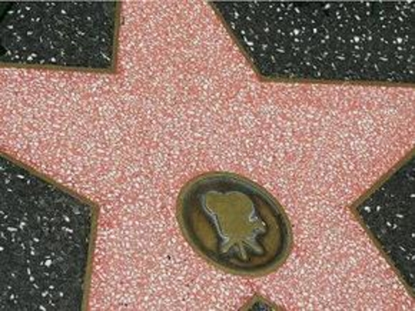 Рассел Кроу и Адам Сэндлер появятся на Аллее славы