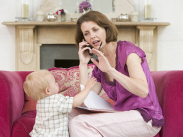 Что делать, если ребенок отрывает вас от дел?