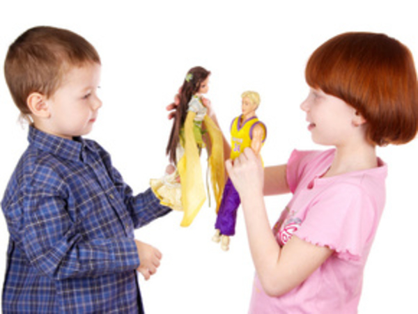 Можно ли мальчику играть в куклы?