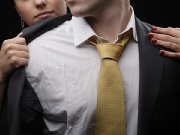 Мужчины изменяют в 20 лет, женщины – в 30