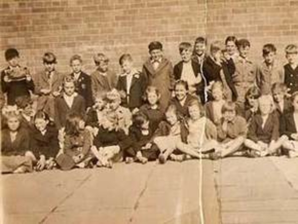 Школьное фото Пола Маккартни выставлено на аукцион