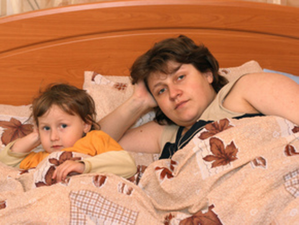 Когда ребенок мешает спать по утрам