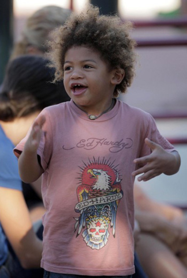 10 самых стильных и красивых звездных детей