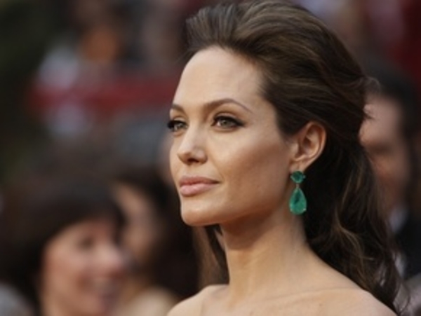 Анджелина Джоли заменит Шарлиз Терон в "Туристе"