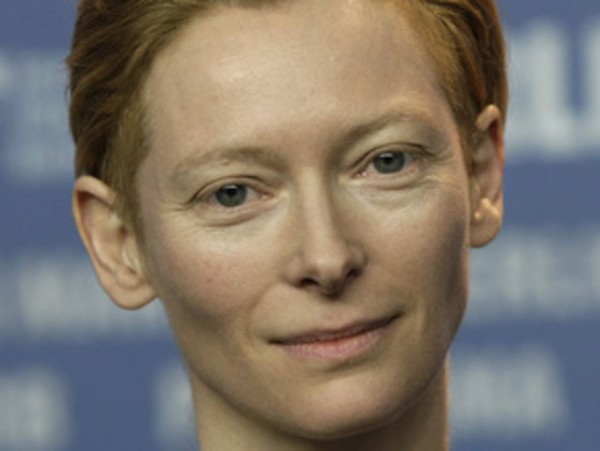 Тильда Суинтон защитит Шотландию от Доналда Трампа