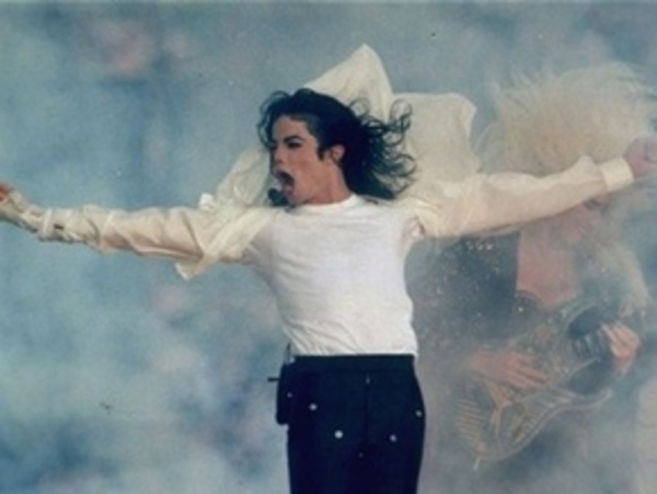 Обгоревшие волосы Майкла Джексона выставят на аукцион