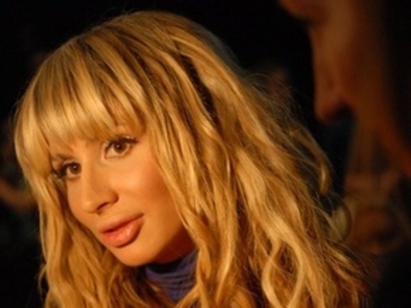 Суд запретил Светлане Лободе петь под свои именем