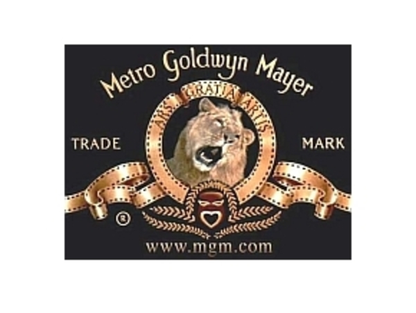 Студия MGM устраивает распродажу?