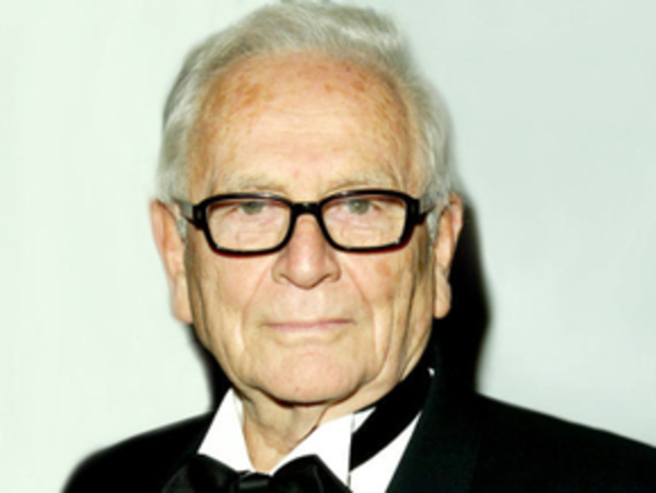 Пьера Кардена госпитализировали