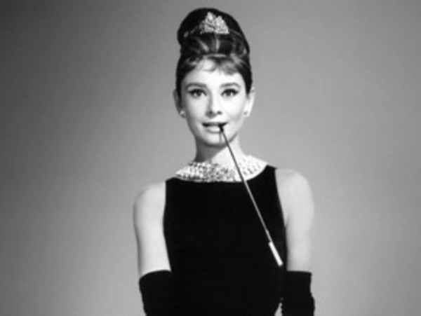 В Лондоне продадут платья Одри Хепберн