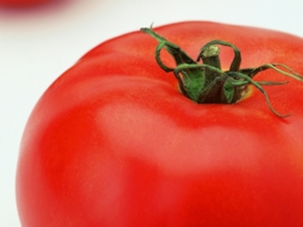 Чистим помидор от кожицы