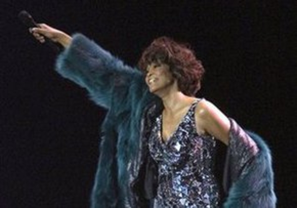 В Австралии Уитни Хьюстон перепутали с Саддамом Хусейном