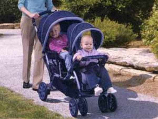 С погодками на прогулку