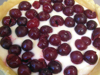 Пирог с вишнями и заварным кремом