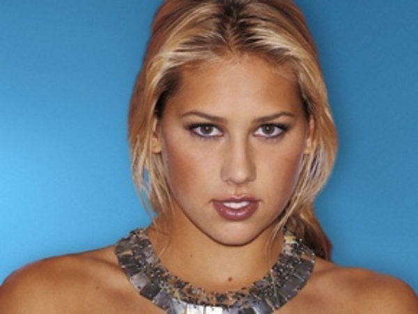 Мать Анны Курниковой арестована за небрежное отношение к сыну