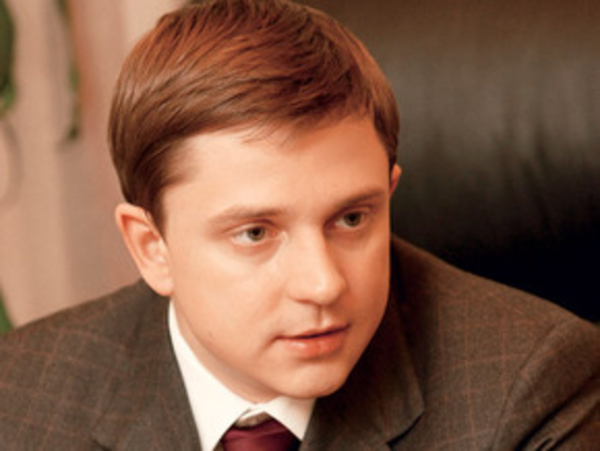 Олесь Довгий собрался жениться на модели