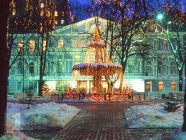 Национальный театр имени Франко отмечает свое 90-летие