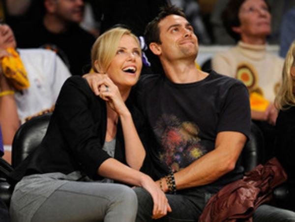 Шарлиз Терон ушла от Стюарта Таунсенда