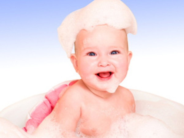 Если малыш боится шампуня