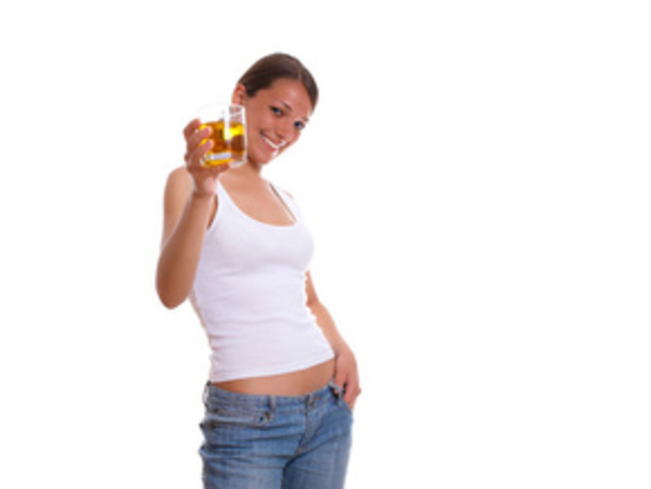 Женщина, которая пьет…пиво!