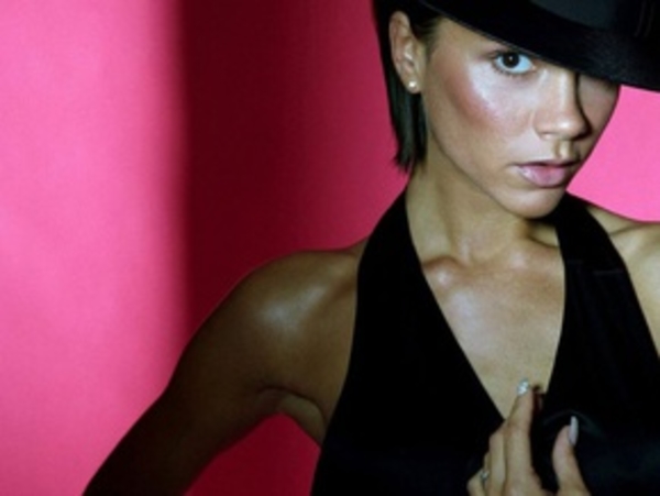 Виктория Бекхэм представила безупречную модную коллекцию