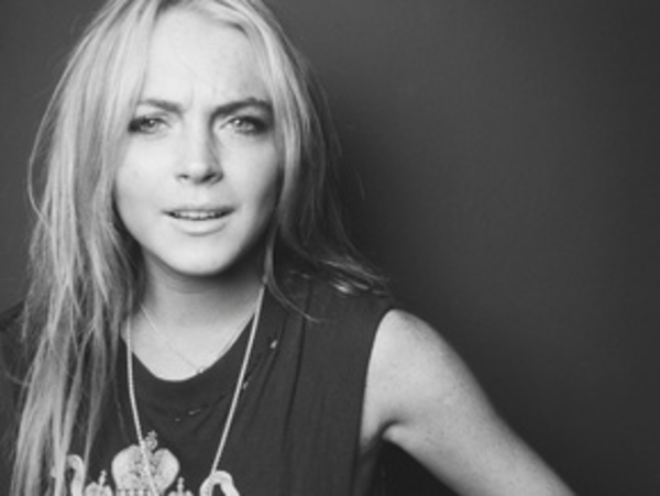 Отец Линдсей Лохан собирается закрыть дочь в больнице