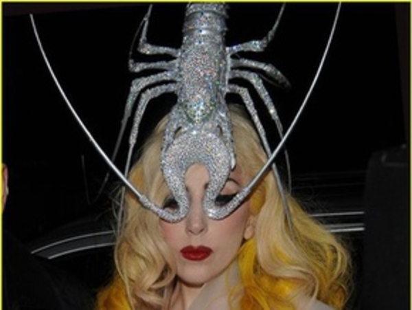 Одинокая Леди Гага воздерживается от секса