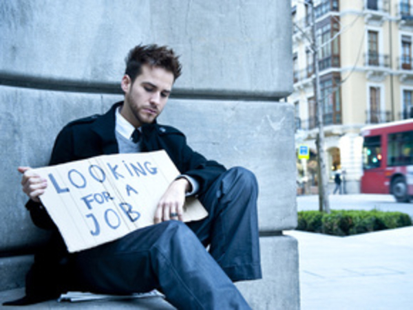 Подставьте плечо любимому, который остался без работы