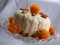 Паска с миндалем и курагой