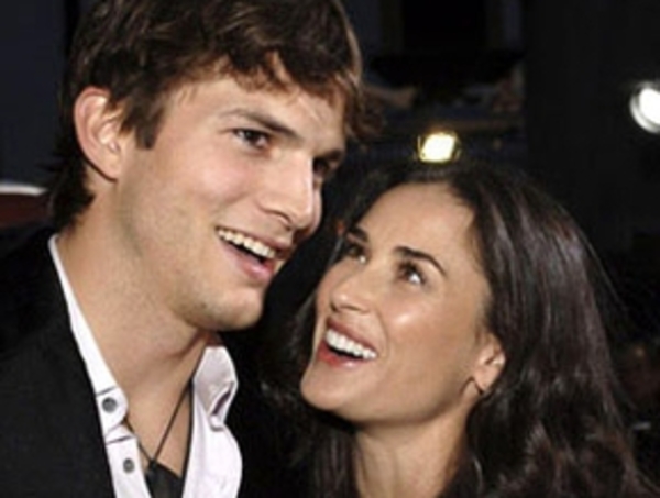 Деми Мур хочет ребенка от Эштона Катчера