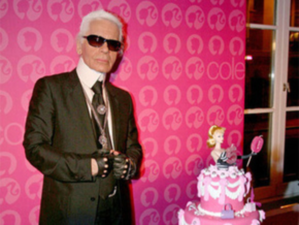 Coca-Cola выпустила линию бутылок с Карлом Лагерфельдом.ФОТО