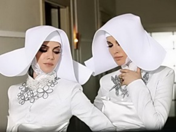 Астафьева и Кавтарадзе примерили образ монашек