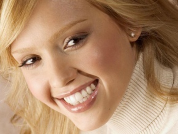 5 способов сделать улыбку белоснежной