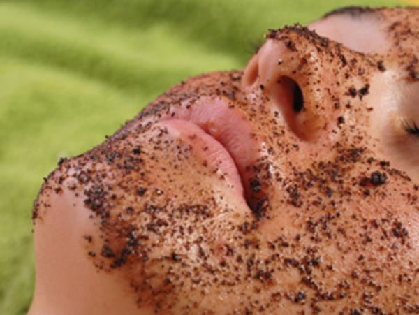 Что использовать для снятия макияжа с глаз