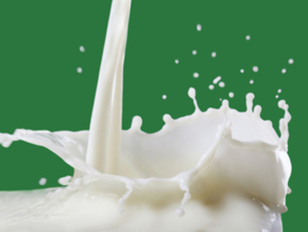 Добавляйте в кофе молоко