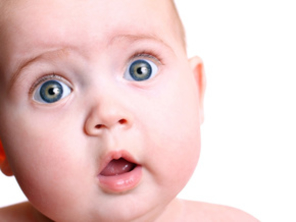 Восемь вещей, которым стоит обучить ребенка до годика