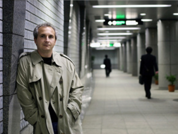 Отшить уличного извращенца!