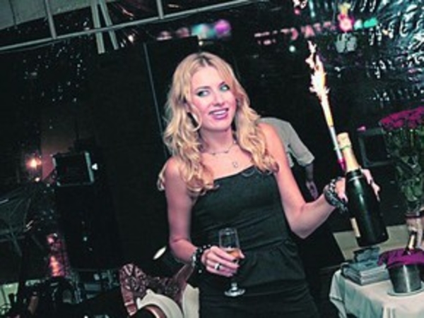 Голая Горбачева прошлась по улицам столицы