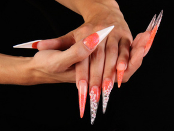 Рецепт  спасения сломанного ногтя