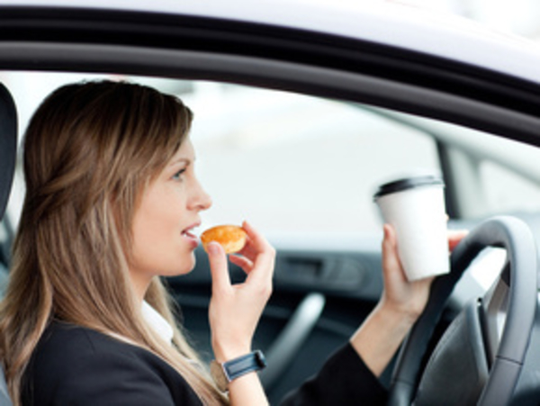 Почему обед в автомобиле приводит к отравлению?